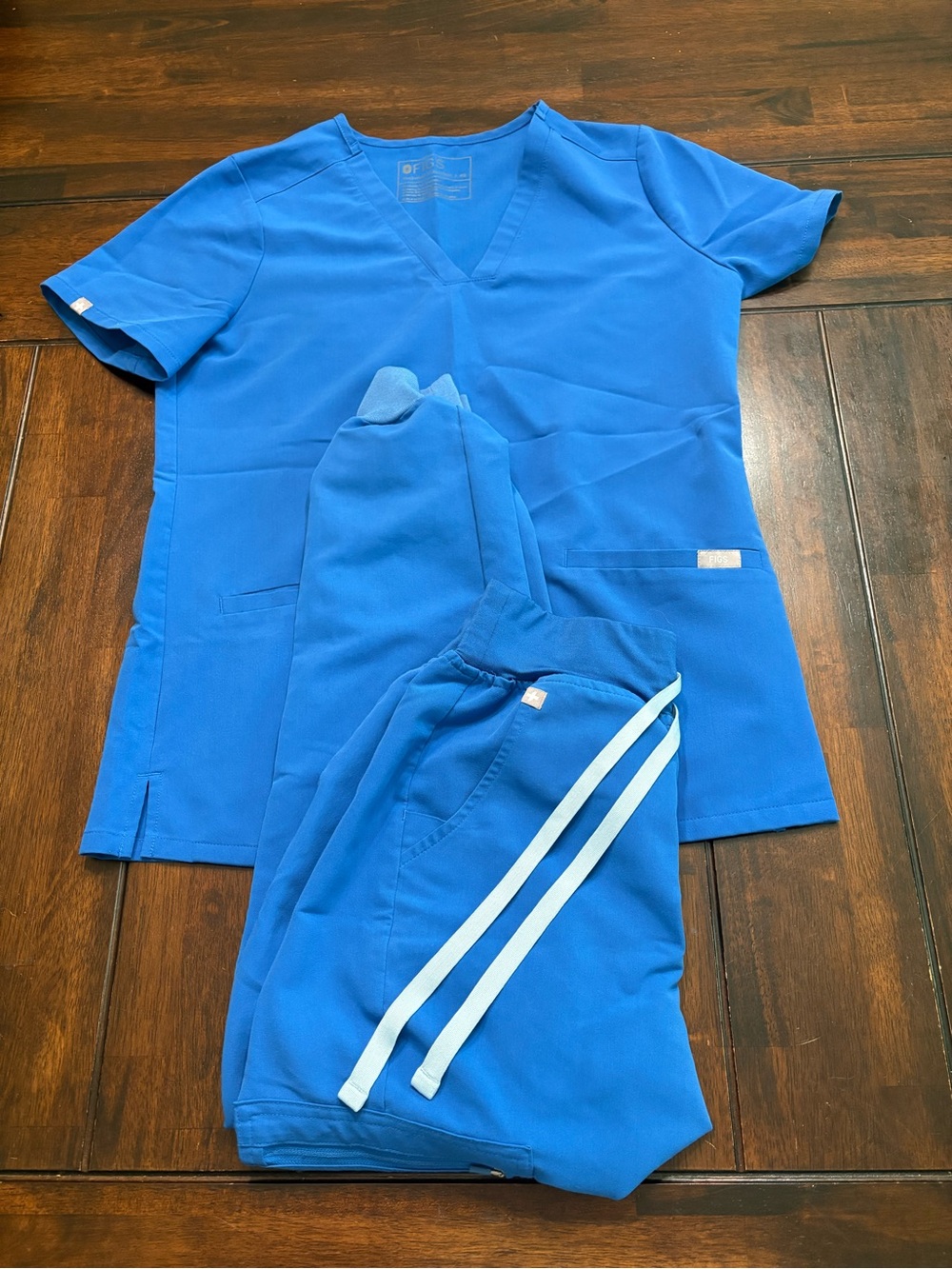 FiGS Women’s Royal Blue XS/XSP scrub set